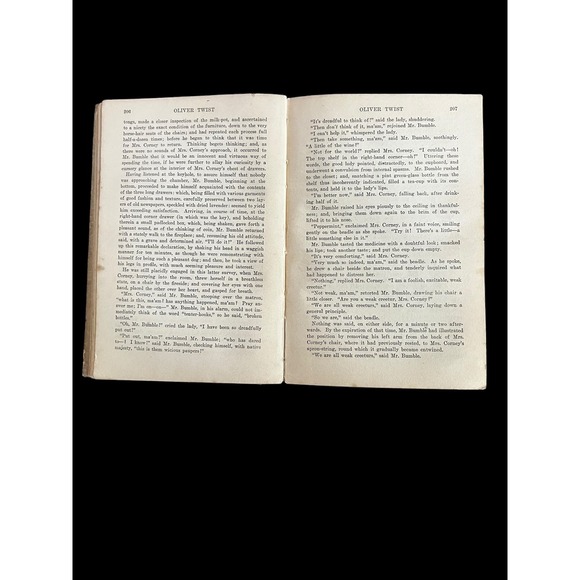 Vintage Book "Oliver Twist" by Charles Dickens - Picture 7 of 9